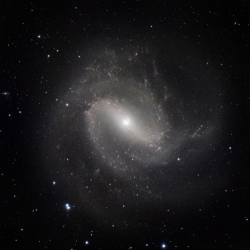 The classic spiral Messier 83 seen in the infrared with HAWK-I