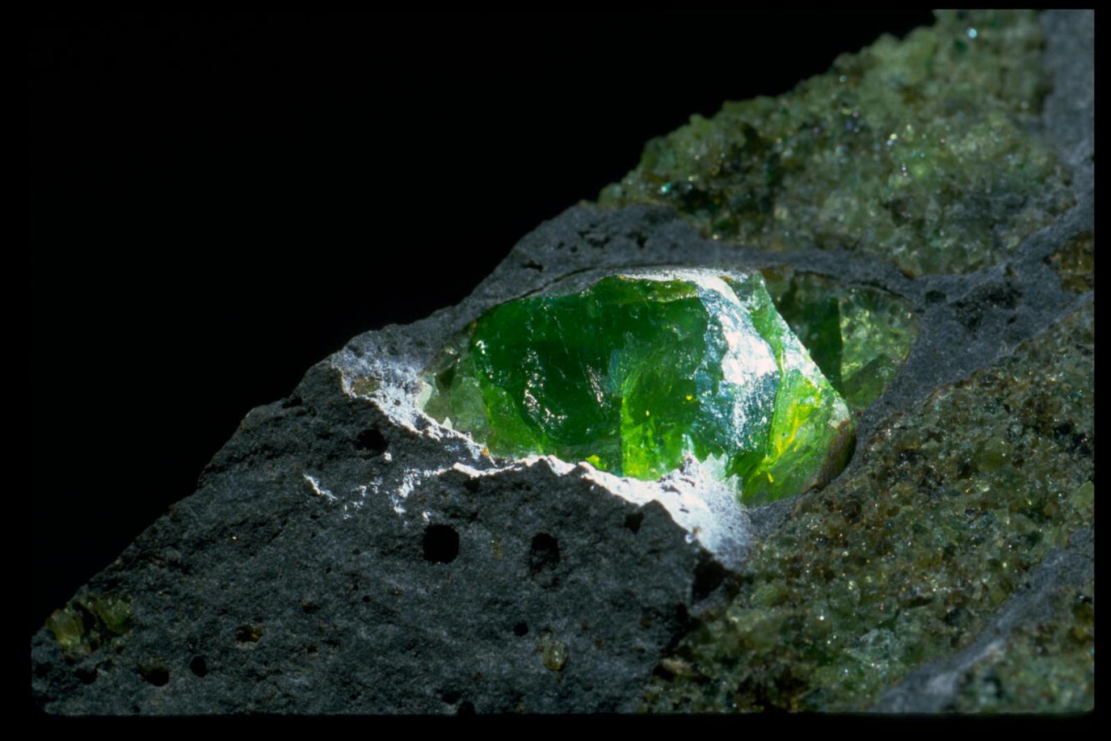 Forsterite, un minerale di olivina